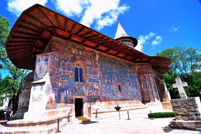 6 Days Transylvania and Bukovina Small Group Tour from Bucharest - Day 5 Brasov and Bran: fortified town streets and Dracula’s border fortress
