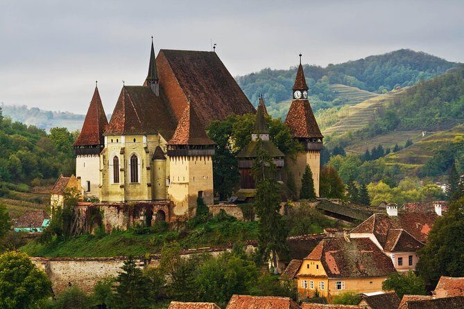 Amazing Romania - Seven day private tour from Bucharest - Bear sanctuary day and Tampa Mountain views: Carpathians without the hype