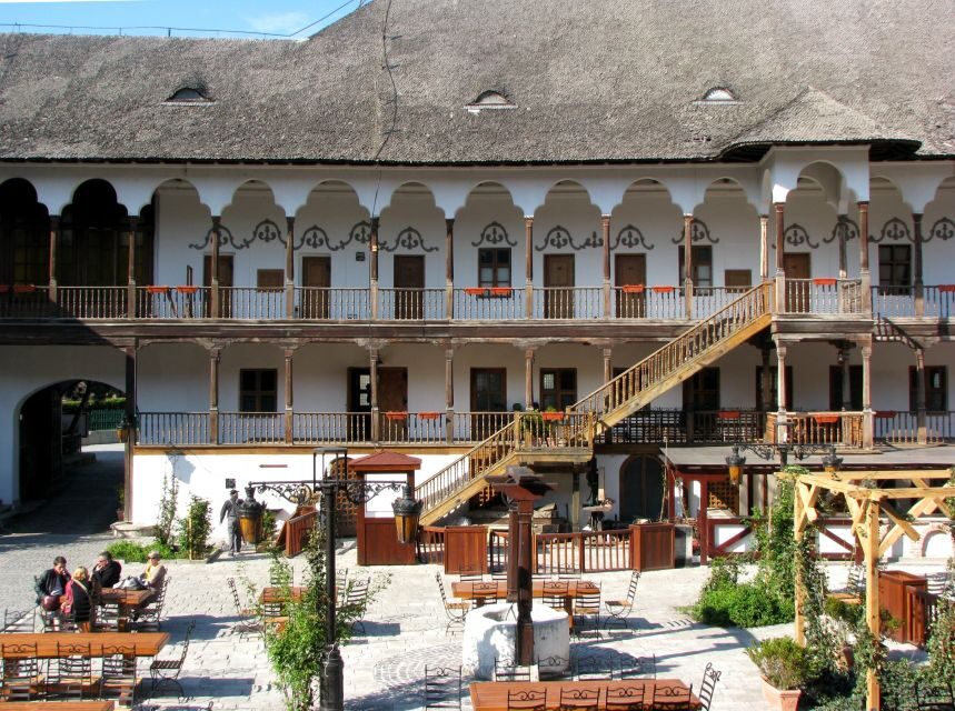 Bucharest: 2-Hour City Highlights Bike Tour - Getting started near Hanu’ Berarilor: the easiest way to board
