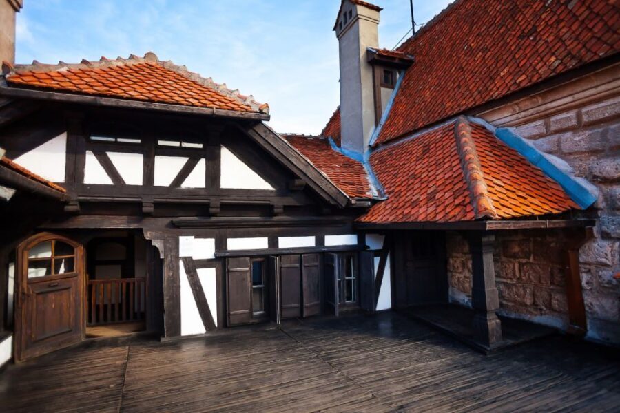 Bucharest: Day Trip to Dracula Castle, Peles Castle & Brașov - Why this route pairs Peleș, Bran, and Brașov