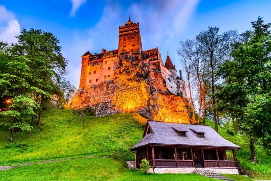 Bucharest: Dracula's Castle, Peles Castle, & Brasov Old Town - Bucharest to Transylvania in one day: what you’re really buying
