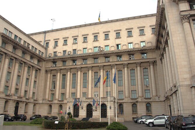 Bucharest in a nutshell - half day private walking tour - Cărturești Carusel: bookstore culture in a fast 10-minute moment