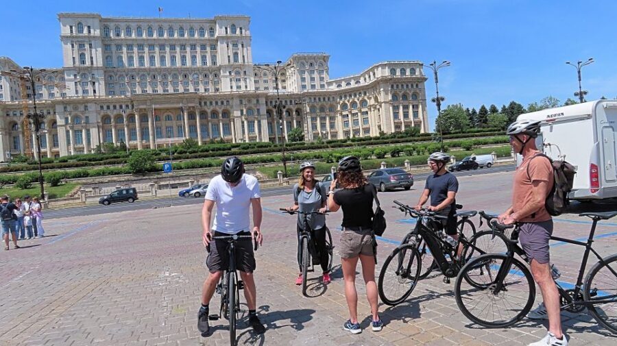 Bucharest Sightseeing Tour - Old Town guided walk plus a proper break