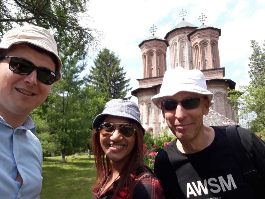 Bucharest & Surroundings: Half Day Tour - Military Academy and the city’s power-boulevard feel