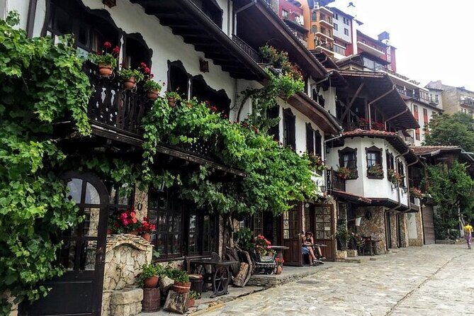 Hike Bulgaria Love Swing, Veliko Tarnovo and Tarevet Fortress - The Love Swing hike from Arbanasi: short, easy-ish, and unforgettable views