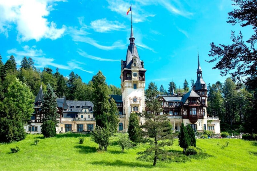 Minivan 8 Places : Dracula Castle, Peles, & Brasov Day Tour - Bucharest to the Carpathians in a roomy 8-seat van