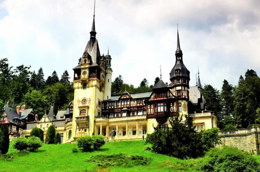 Minivan 8 Places : Dracula Castle, Peles, & Brasov Day Tour - Time on the road, walking level, and what to pack