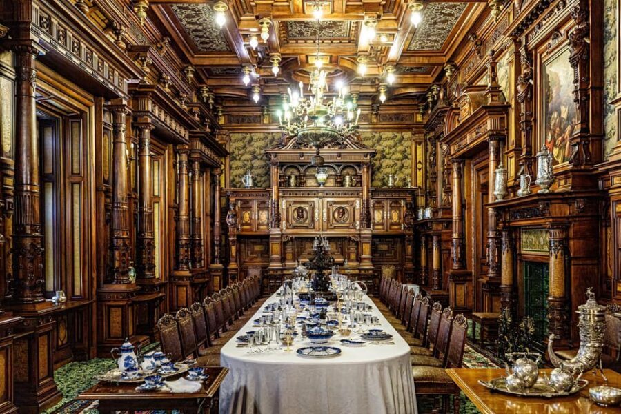 Minivan 8 Places : Dracula Castle, Peles, & Brasov Day Tour - Should you book this Minivan 8 Places Dracula Castle, Peleș, & Brașov day tour?