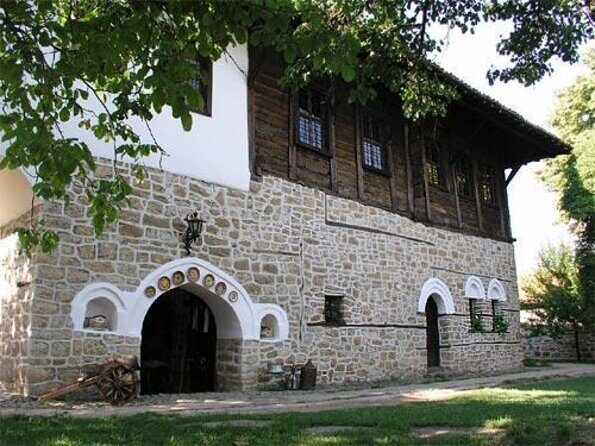 Private Day-Trip to Medieval Bulgaria from Bucharest - Border Day to Bulgaria: what this trip really feels like