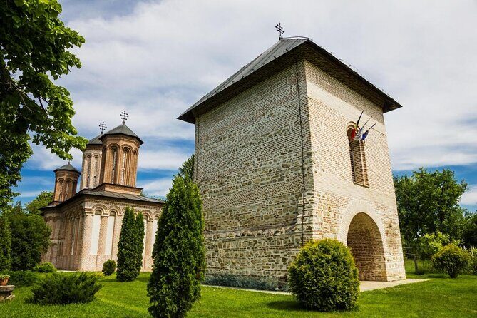 Private Tour to Salt Mine, Lunch at Winery and Dracula Grave - A 9-hour private loop beyond Bucharest: why it works