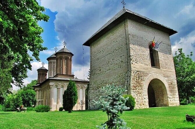Private Tour to Salt Mine, Lunch at Winery and Dracula Grave - Snagov Monastery and the Vlad connection: walking to the altar tradition