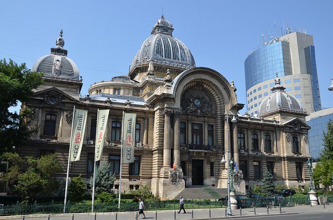 Walking tour of Bucharest - Gradina Icoanei: another park, a different feel